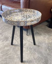 Small Side Table With Three Detachable 40cm Wooden Legs