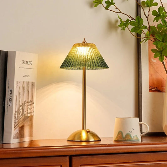 2026 Retro Ribbed Vintage Wedding LED Cordless Touch Rechargeable Luxury Restaurant Decor Green Pleated Glass Table Lamp