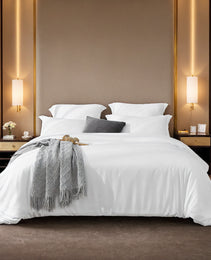 White & Pink Oversized Duvet Cover Set Includes 1 Duvet Cover & 2 Pillowcases. Premium Breathable Fabric, Hotel-grade Minimalist Design. Versatile For Bedrooms And Guesthouses. Perfect Christmas Gift.