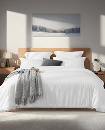 White & Pink Extra Large Duvet Cover Set Crafted From Premium Breathable Microfiber In Bohemian Style. Hotel-grade Minimalist Design Suitable For Bedrooms And Guesthouses. The Perfect Christmas Gift.