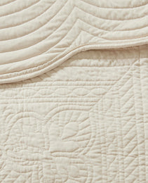 3 Piece Reversible Scalloped Edge Quilt Set Cream King Cal King