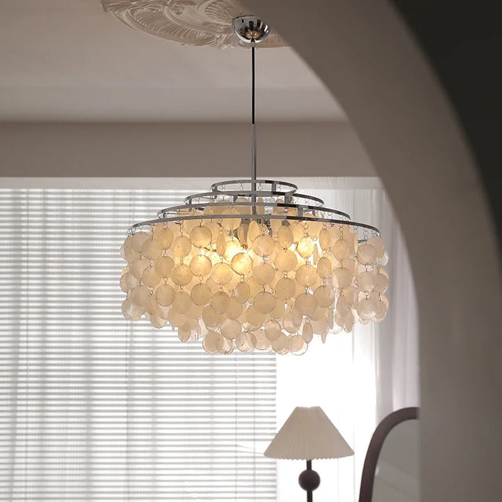 French Romantic Shell Pendant Italian Designer Milk Oil Style Bedroom Suspension Light Luxury Wind Chime Restaurant Hanging Lamp