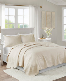 3 Piece Reversible Scalloped Edge Quilt Set Cream King Cal King