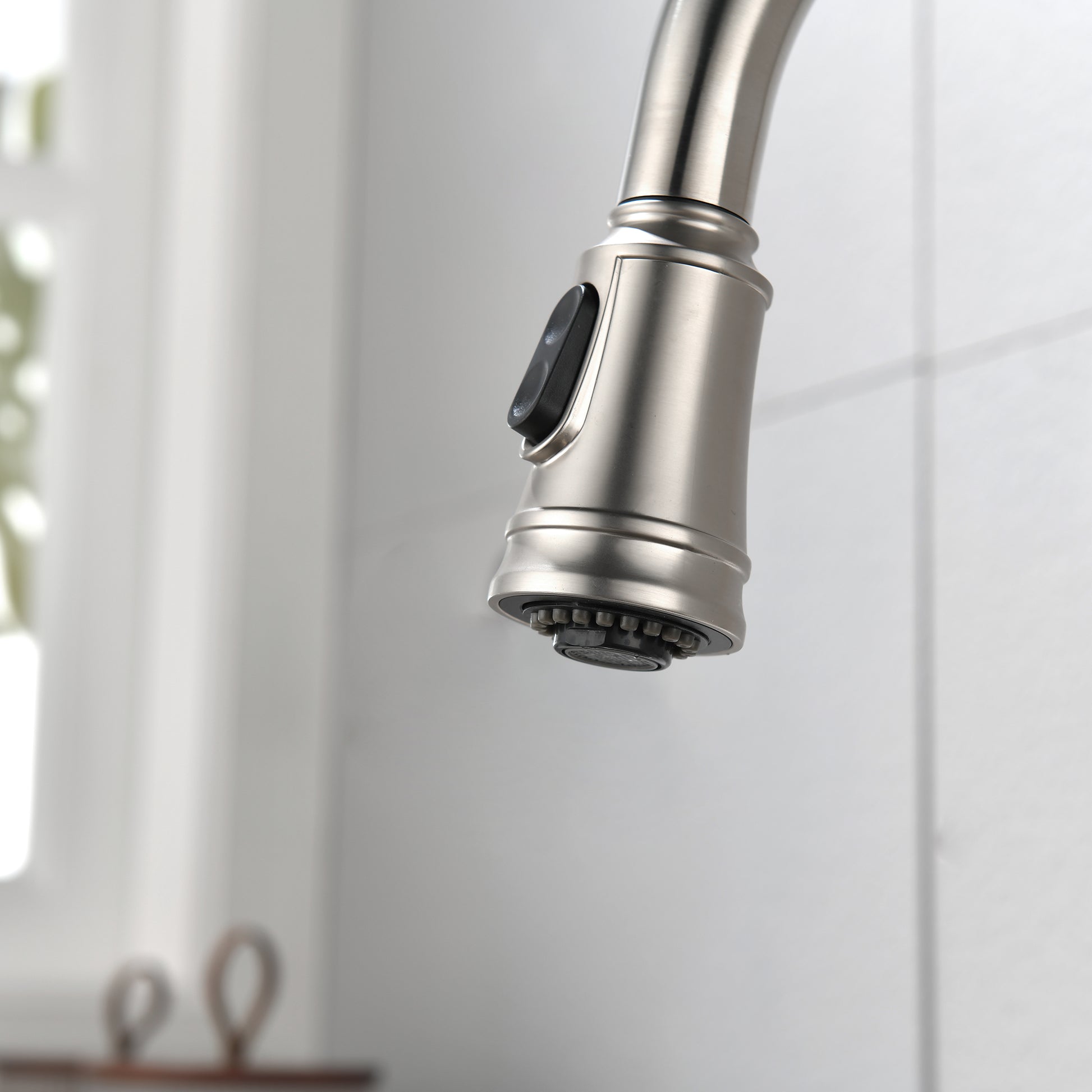 Single Handle High  Pull Out Kitchen Faucet, Single-stage Stainless Steel Kitchen Sink Faucet, With Pull Down Spray