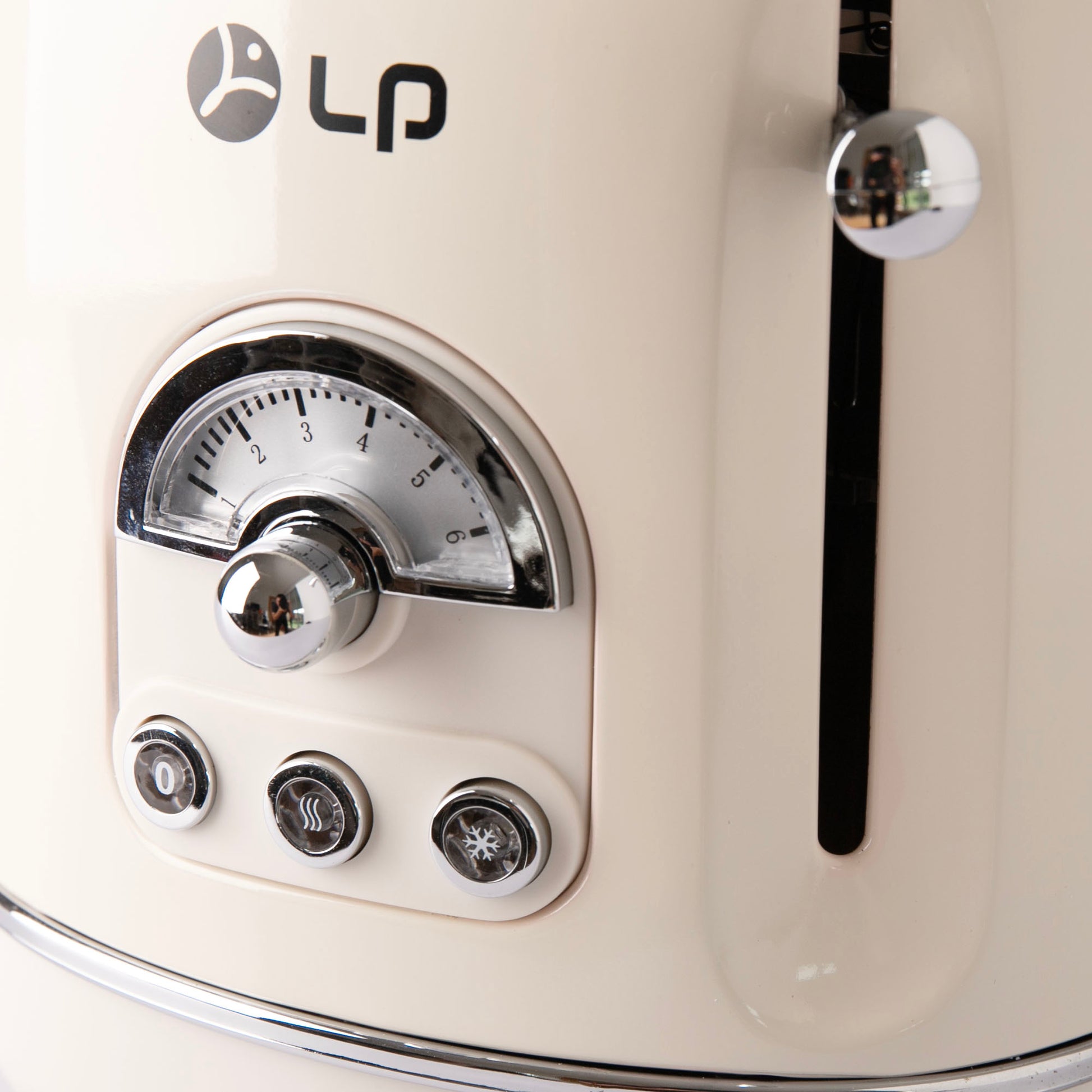 Professional 2-Slice Toaster – Metal Housing with 6 Browning Levels & Self-Centering Design