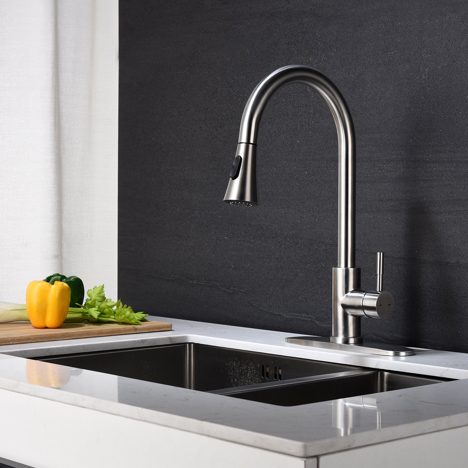Kitchen Faucet With Pull Out Spraye