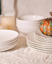 Dandilion Bone China Dinnerware Set, 16 Pieces, Service For 4, Plates, Dishes, Bowls Set, Microwave And Dishwasher Safe, Ivory White With Radial Lines