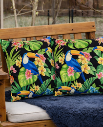 2 Pack Outdoor Throw Pillows, Waterproof & Fade-Resistant Patio Cushions For Garden, Porch, Poolside Furniture - Soft & Comfortable Decorative Pillow Covers 18x18 Inch,Rich Forest Green
